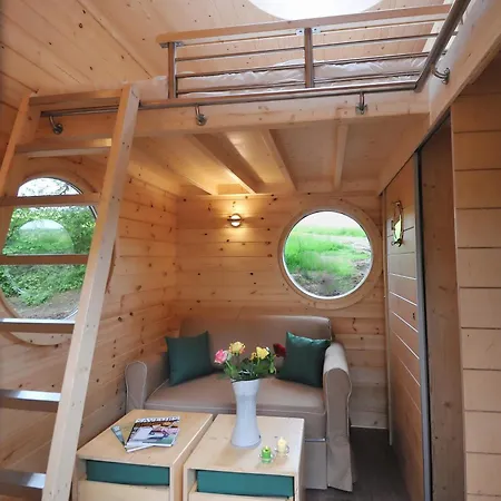 Holiday home Les De La Petite Sapiniere *
