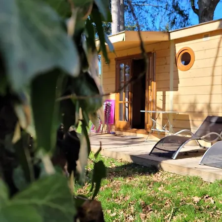 Holiday home Les De La Petite Sapiniere